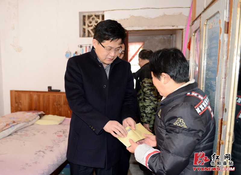 真情温暖送到家 田文静走访慰问特困户