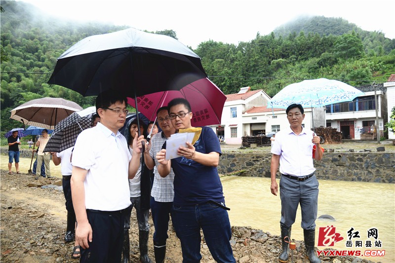 田文静:抓好群众安置和灾后重建 确保“四通”