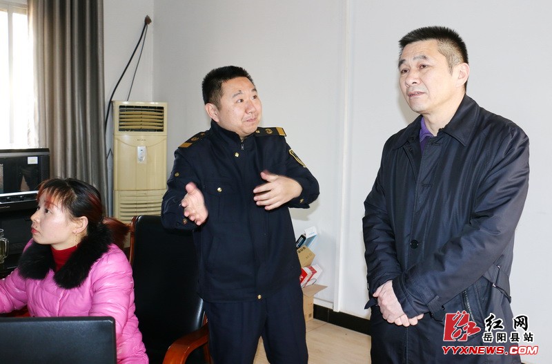 杨前进督查春运交通安全工作