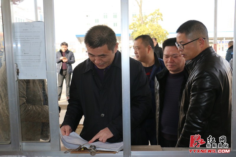 杨前进督查春运交通安全工作