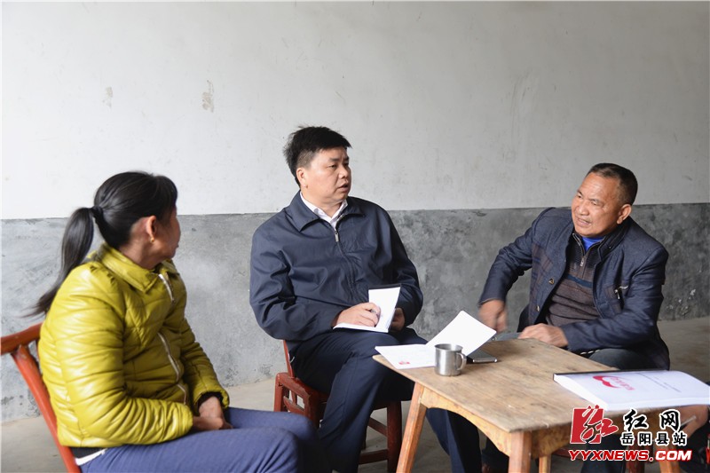 曾平原到月田镇江堧村精准扶贫