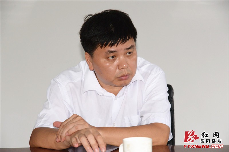 曾平原深入江堧村调研精准扶贫