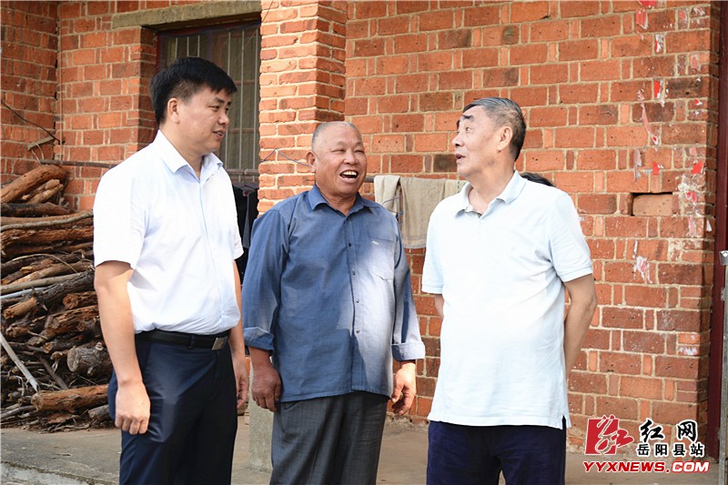 省委原副书记谢康生来我县考察调研