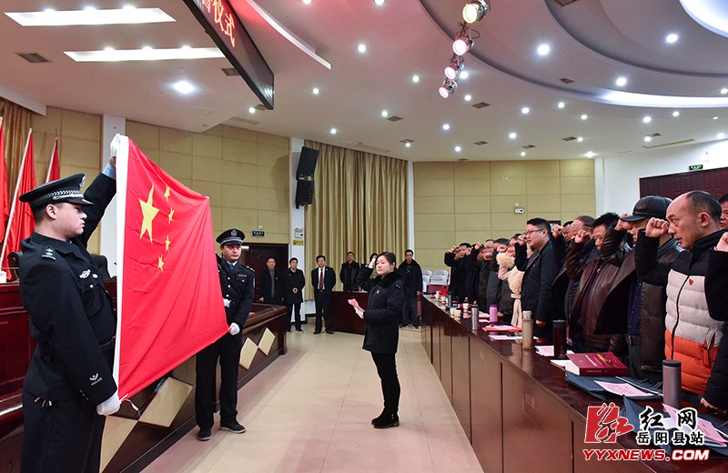 县人大常委会任命74名人民陪审员