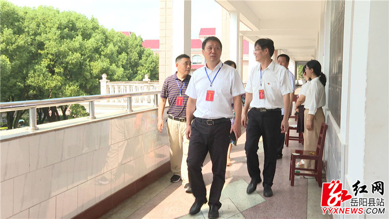 吴光文巡考_副本.jpg 吴光文巡考_副本.jpg