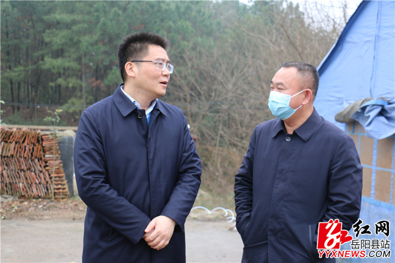 肖湘晖与相关负责人交流情况.JPG 肖湘晖与相关负责人交流情况.JPG