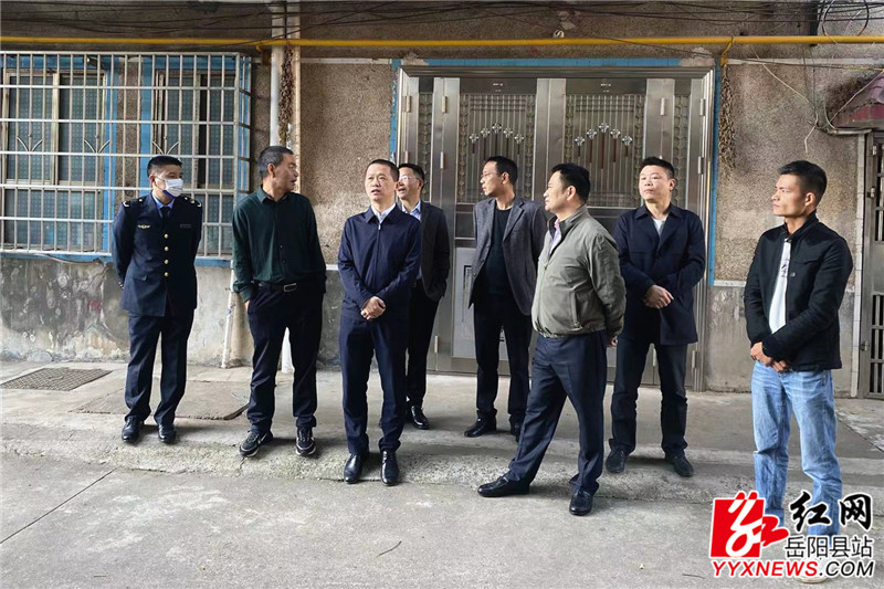 南街社区原农机公司督导重大事故隐患整治.jpg 南街社区原农机公司督导重大事故隐患整治.jpg