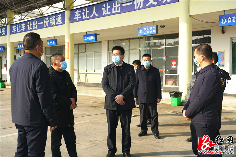 图三是在汽车站_副本.jpg 图三是在汽车站_副本.jpg