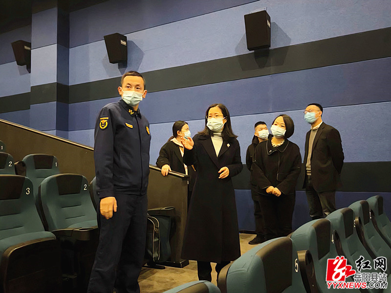 何喜到天河影院督查_副本.jpg 何喜到天河影院督查_副本.jpg