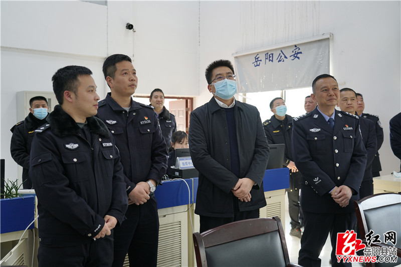 图一是在公安局_副本.jpg 图一是在公安局_副本.jpg