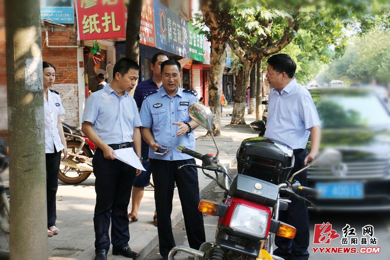 “路长”王卫兵上路严查 列“不文明”清单督整改