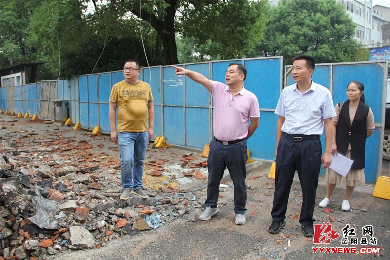 市重点办督查组来我县督查重点工程推进情况