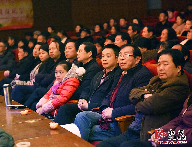 巴陵戏新编历史剧《远在江湖》走进岳阳县