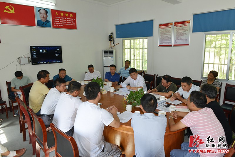 曾平原到公田、张谷英镇调研精准扶贫工作