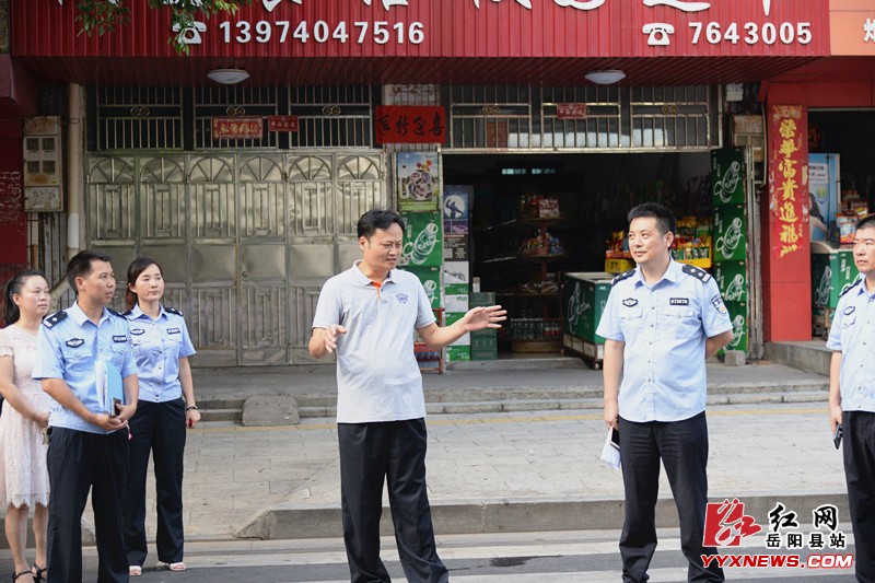 付学文到民中路督查文明创建工作