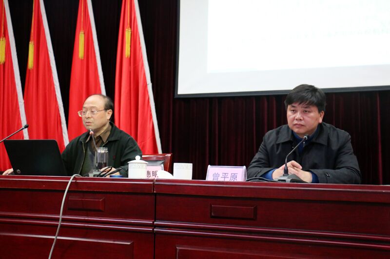 县委学习中心组举行2017-第一次集中(扩大)学习