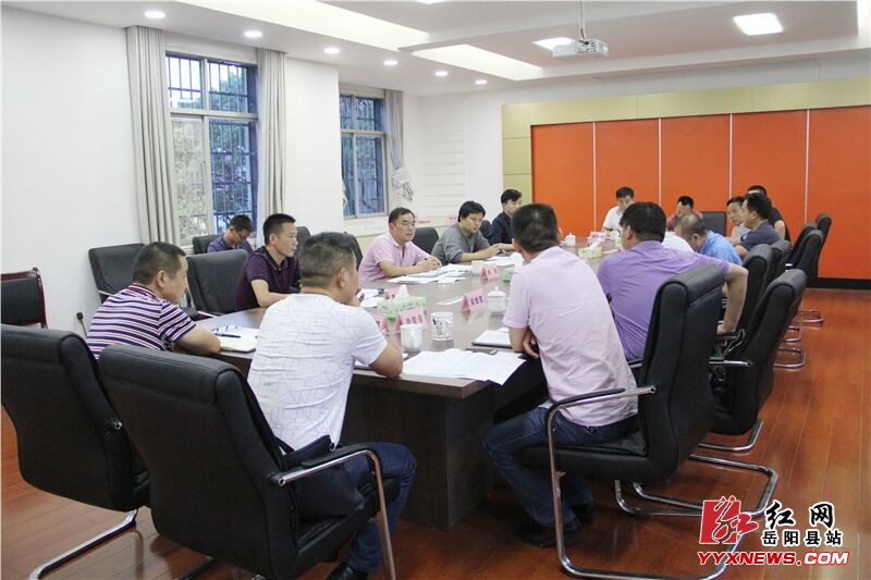 市重点办督查组来我县督查重点工程推进情况