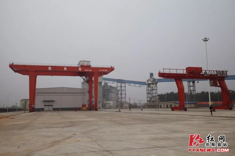 曾平原接受省媒采访 畅谈我县发展