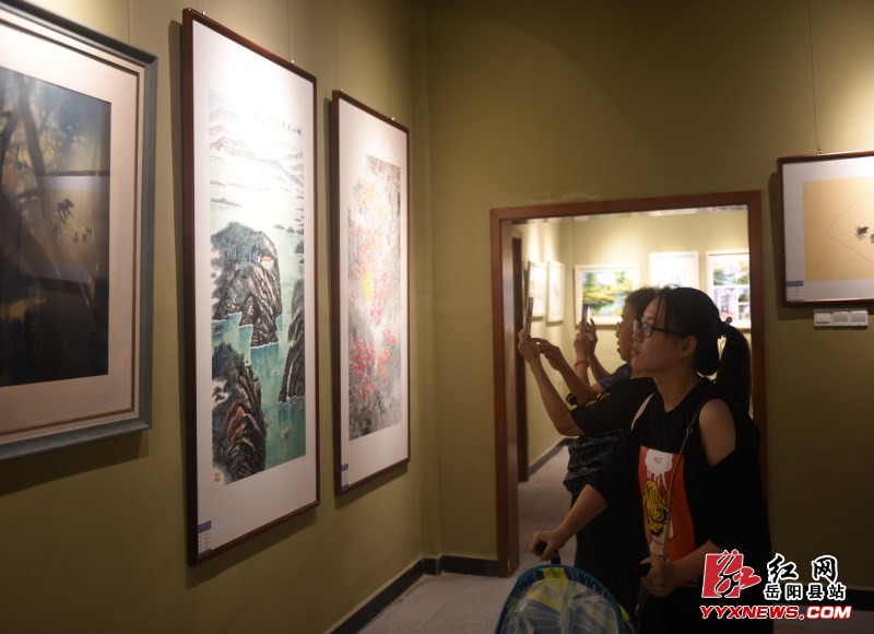 ���ؾٰ�Ⱥ�������鷨��Ӱ��Ʒչ