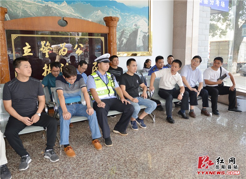 王卫兵督查车站路文明创建工作