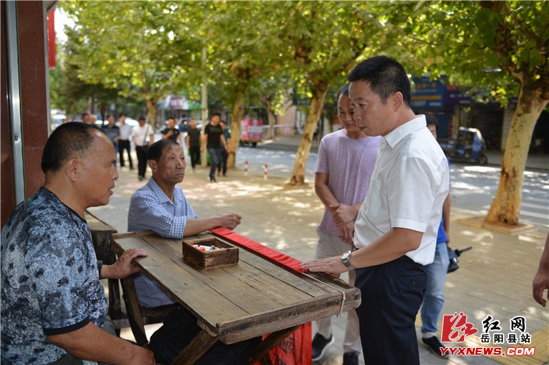 王卫兵督查车站路文明创建工作