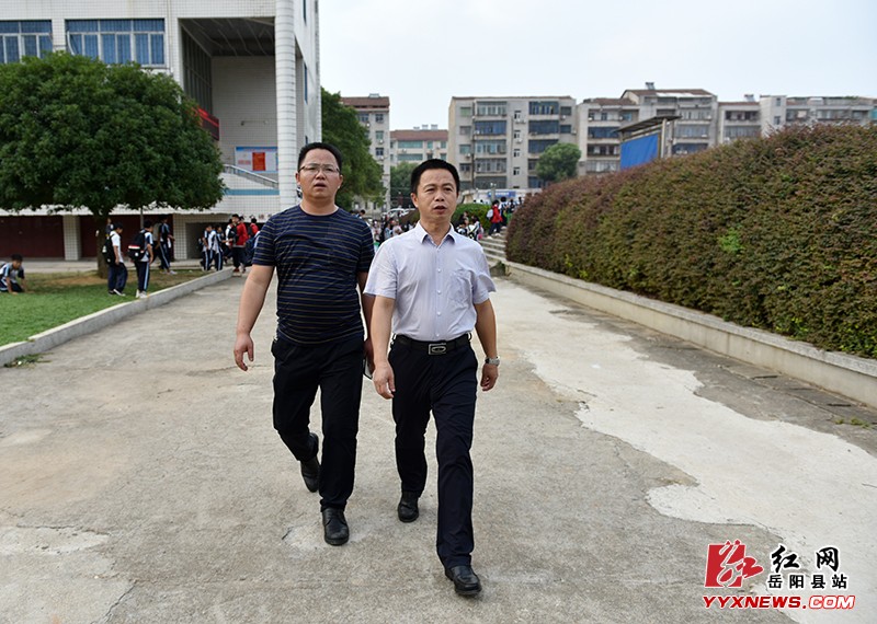 王卫兵暗访 推动文明创建工作常态化