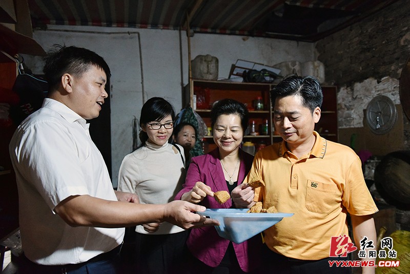 张谷英村:庆丰收 晒金秋