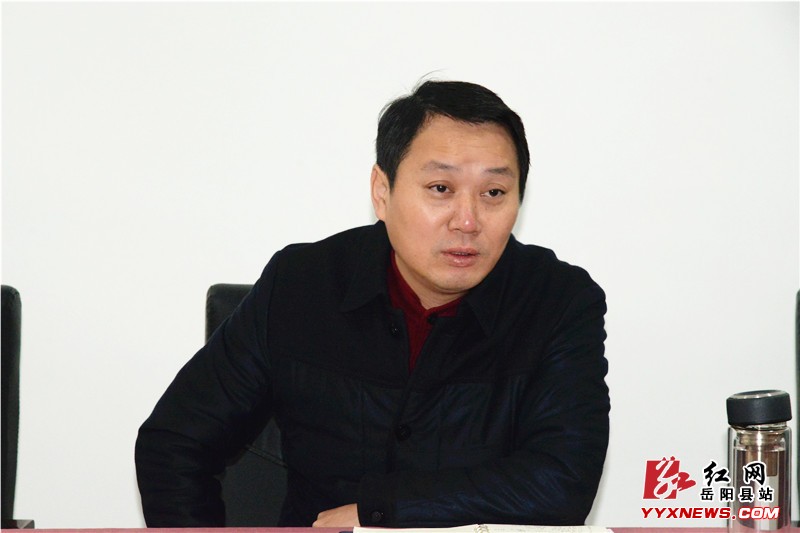 吴光文到荣家湾镇督导脱贫攻坚