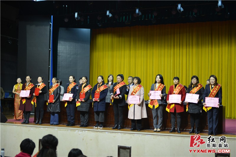 ������ף�����ˡ������Ͷ���Ů��