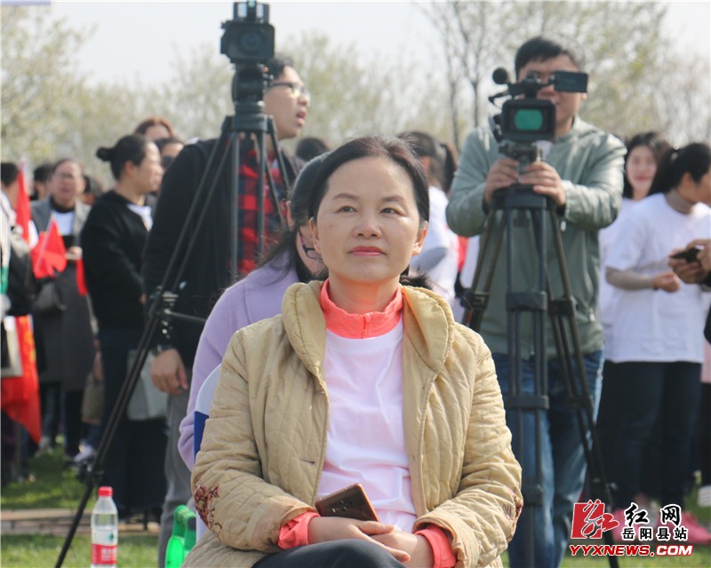 ������ͬ�� ӣ��������ڶ���ӣ�������Ļ��ڿ�Ļ