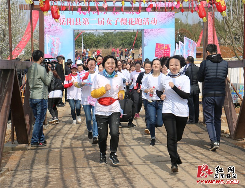 ������ͬ�� ӣ��������ڶ���ӣ�������Ļ��ڿ�Ļ