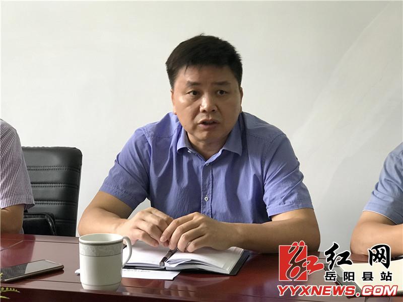 曾平原督导月田镇脱贫攻坚工作推进情况