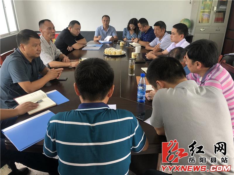 余泽世到月田镇调研精准扶贫工作