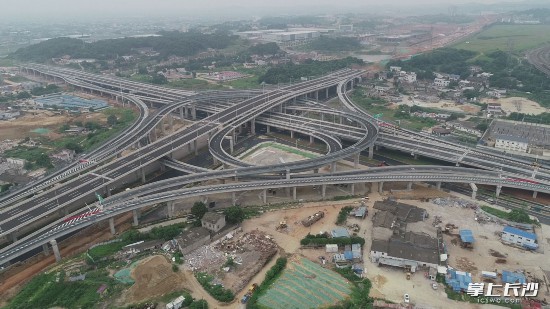 7��1�����渮·���ٻ����칤�̻���·�Զ��´������Ρ�����·��ͨ���������ѵ����������ͨ����ʣ��3���ѵ���ʵ��ͨ�������С���ɳ����ȫý����� ��־ΰ ͨѶԱ ������ ��Ӱ����