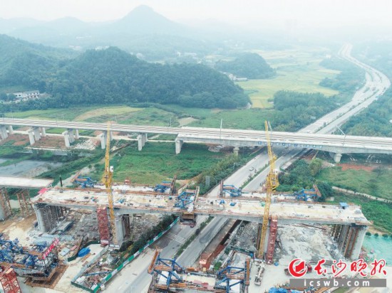 ������10��1�գ����泤��·��ɳ���Ͽ���Ŵ��������˳����������־���������½ṹȫ����ɡ�������ɳ����ȫý����� �»��� ͨѶԱ ������ ��Ӱ����