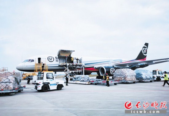 ����11��17�գ���ɳ������ȫ�������߿�ͨ�����ǳ�ɳ���꿪�еĵ�ʮ�����ʻ��˺��ߡ���Զ־��