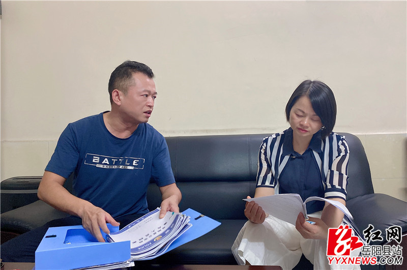 在新墙镇派出所了解基层各项工作落实情况_副本.jpg 在新墙镇派出所了解基层各项工作落实情况_副本.jpg