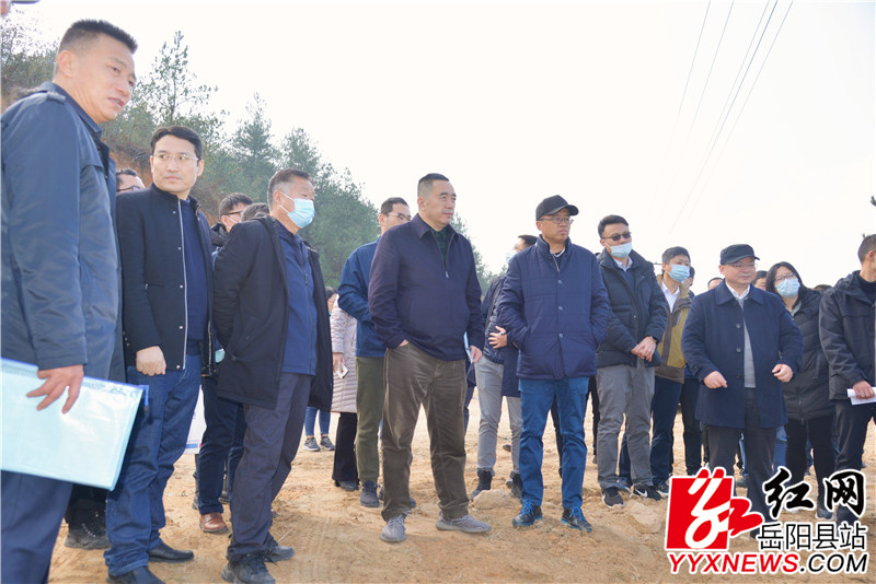 张宗亮一行实地查看1.JPG 张宗亮一行实地查看1.JPG