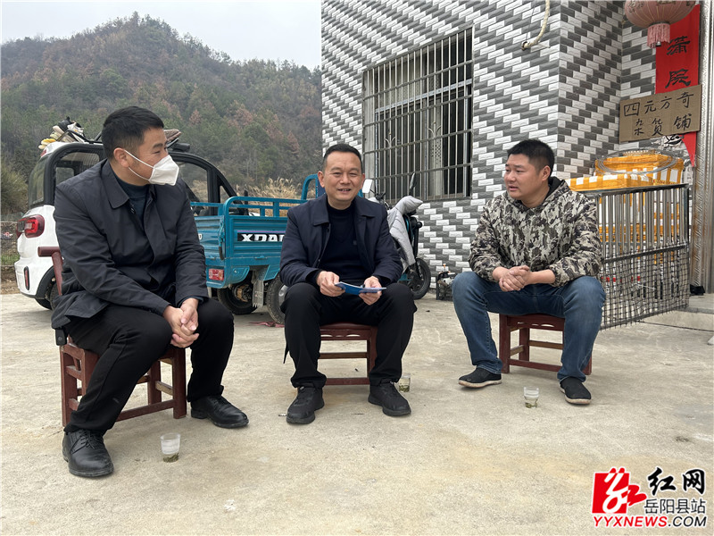 陈遇春走访慰问脱贫户方奇_副本.jpg 陈遇春走访慰问脱贫户方奇_副本.jpg