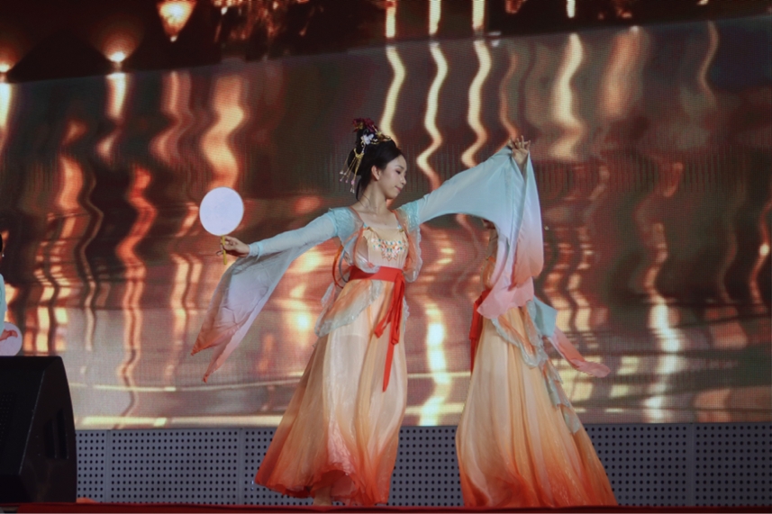 ��ֳ��赸��Ŀ��ʢ�����¡����ܽ�����