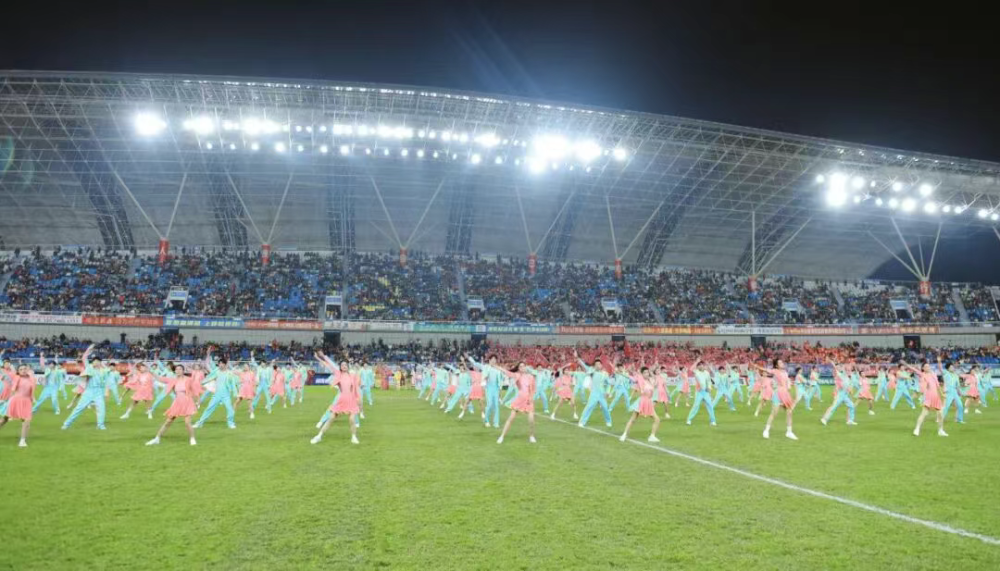 ʢ նحšȼ泬ⳡĻ̫Ȧۣ